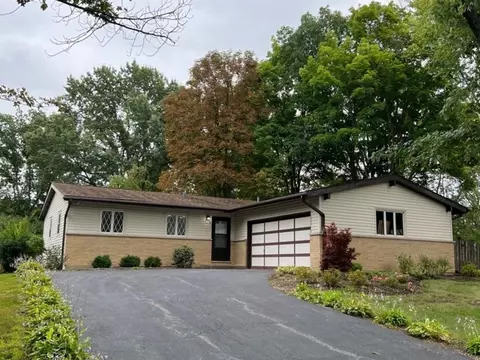 30197 N Park Ln, Libertyville, IL 60048