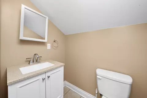 Bath - 1005 173rd St, East Hazel Crest, IL 60429 photo 2 of 2