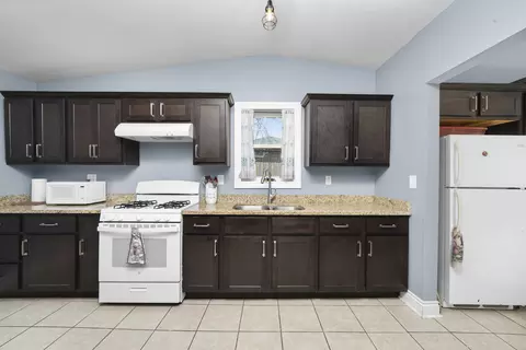 Kitchen - 1005 173rd St, East Hazel Crest, IL 60429 photo 2 of 3