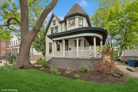 4016 W Belle Plaine Ave, Chicago, IL 60641