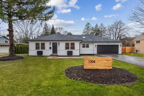 1204 Huber Ln, Glenview, IL 60025