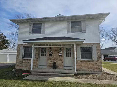 847-849 Rhodes St, Woodstock, IL 60098