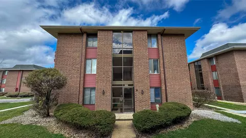 15828 Terrace Dr #RO1, Oak Forest, IL 60452