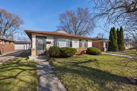 1377 Mackinaw Ave, Calumet City, IL 60409