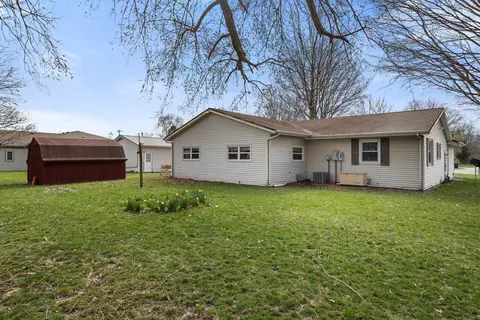 Exterior - 309 E North St, Mansfield, IL 61854 photo 3 of 6