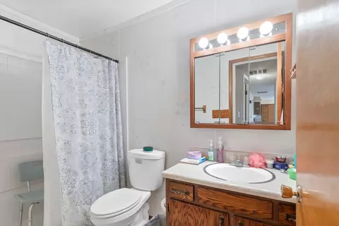 Bath - 309 E North St, Mansfield, IL 61854 photo 2 of 2