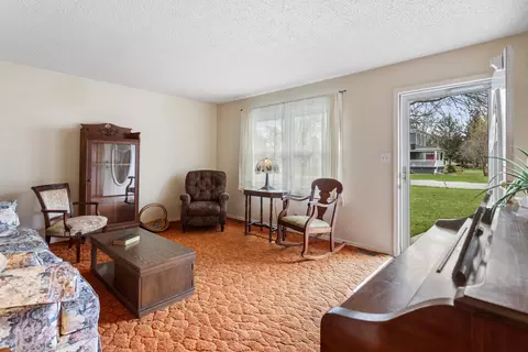 Living - 309 E North St, Mansfield, IL 61854 photo 3 of 5