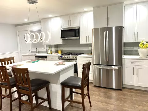 Kitchen - 10131 S Lowe Ave, Chicago, IL 60628 photo 6 of 10