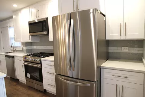 Kitchen - 10131 S Lowe Ave, Chicago, IL 60628 photo 5 of 10