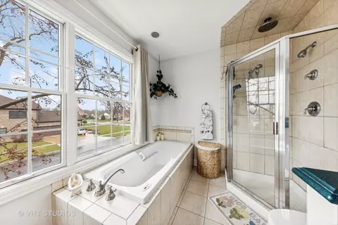 Bath - 320 E North St, Itasca, IL 60143 photo 3 of 4