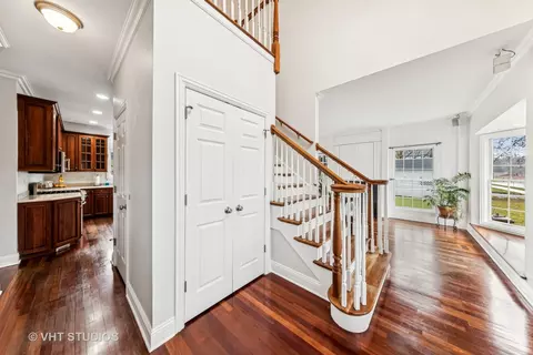 Entry Way - 320 E North St, Itasca, IL 60143 photo 1 of 1
