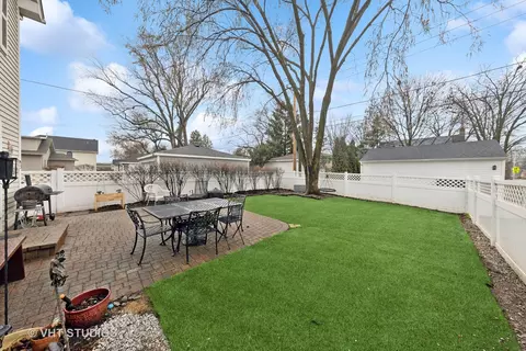 Exterior - 320 E North St, Itasca, IL 60143 photo 3 of 3