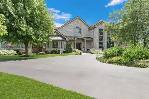 17451 W Bridle Trail Rd, Gurnee, IL 60031