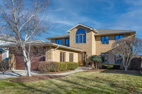 10721 Georgia Ln, Oak Lawn, IL 60453