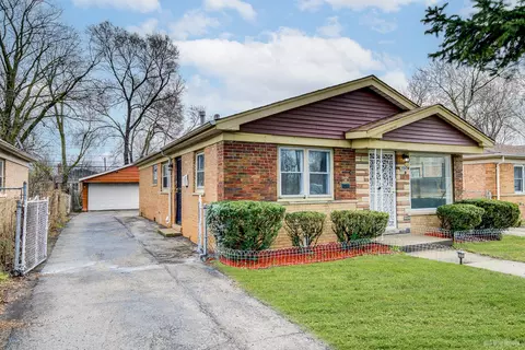15545 Vincennes Ave, Phoenix, IL 60426