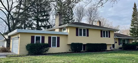 532 Cypress Dr, Naperville, IL 60540