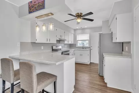 Kitchen - 656 N 10th Ave, Kankakee, IL 60901 photo 2 of 5
