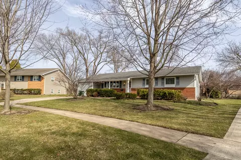 1218 E Sayles Dr, Palatine, IL 60074