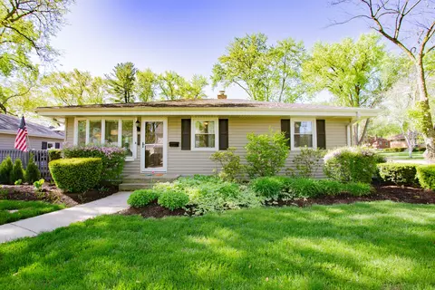 521 S Dorchester Ave, Wheaton, IL 60187