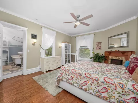 Bedroom - 140 Lawton Rd, Riverside, IL 60546 photo 1 of 4