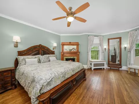 Bedroom - 140 Lawton Rd, Riverside, IL 60546 photo 2 of 4