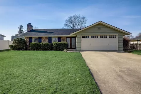 2190 Candleberry Ln, Aurora, IL 60506