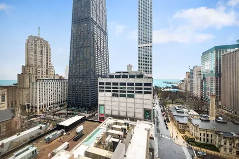 111 E Chestnut St #20K, Chicago, IL 60611 photo 18