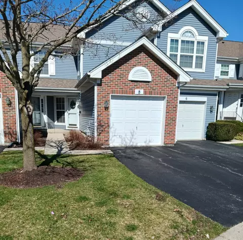 8 Stonegate Ct, Algonquin, IL 60102