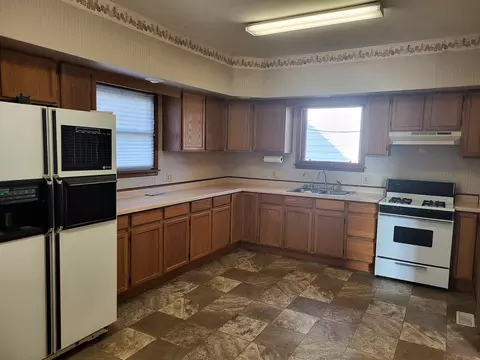 Kitchen - 401 W Everett St, Dixon, IL 61021 photo 1 of 1