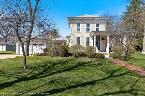 319 E Franklin St, Wheaton, IL 60187 photo 1