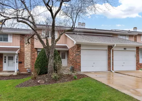 1184 Hertford Ct, Wheaton, IL 60189