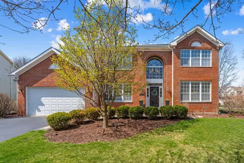 903 Erb Farm Ln, Naperville, IL 60563