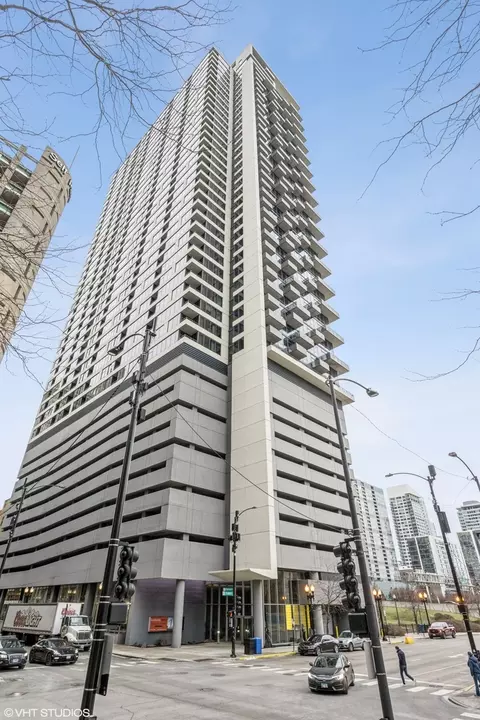235 W Van Buren St #2304, Chicago, IL 60607