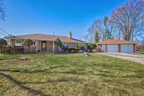 27281 W May St, Wauconda, IL 60084