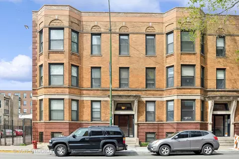 728 W Addison St #3, Chicago, IL 60613
