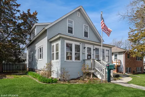 313 N Washington St, Carpentersville, IL 60110