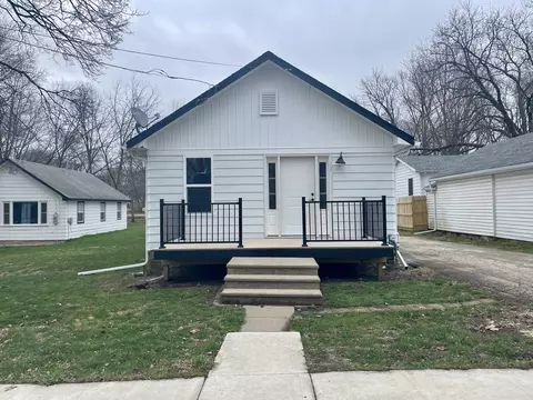1206 Fargo Ave, Dixon, IL 61021