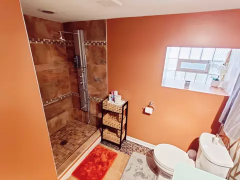 Bath - Undisclosed, Chicago, IL 60643 photo 4 of 4