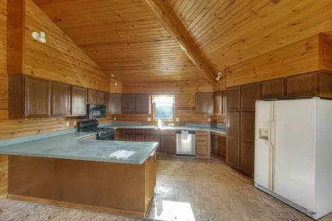 Kitchen - 394 Ash Ct, Dekalb, IL 60115 photo 3 of 4