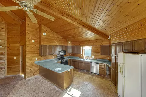 Kitchen - 394 Ash Ct, Dekalb, IL 60115 photo 1 of 4