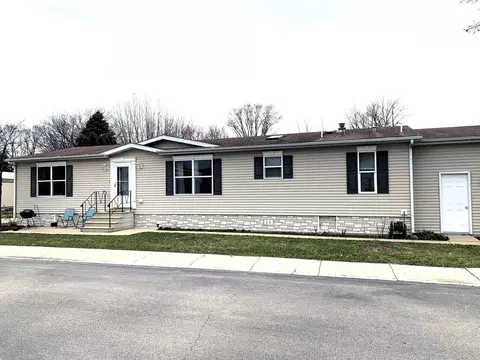 436 Club Cir, Belvidere, IL 61008