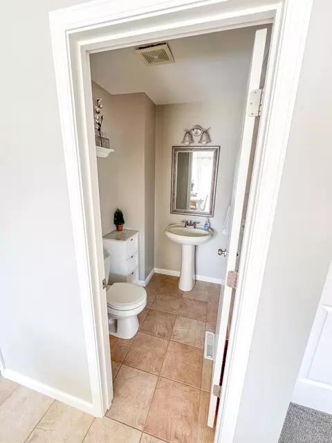 Bath - 2995 Wolf Creek Ln, Normal, IL 61761 photo 1 of 4