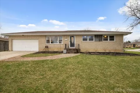 988 N Babbit Ave, Addison, IL 60101