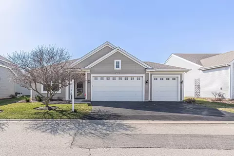 1065 Prescott Ln, Pingree Grove, IL 60140