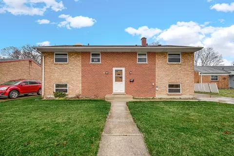 129 Cambridge Ln, Glendale Heights, IL 60139