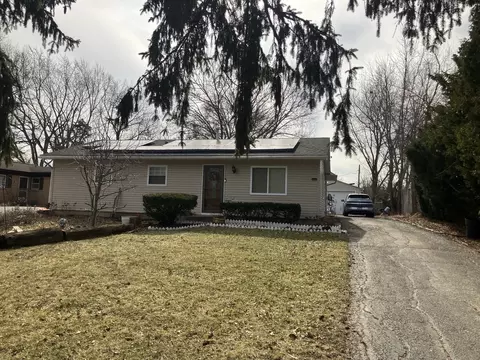 825 Killarney Pass Dr, Mundelein, IL 60060