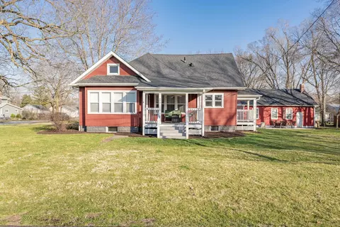 206 Elm St, Millington, IL 60537