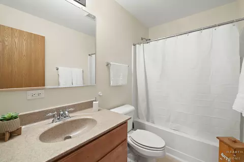 Bath - 6215 Brixton Ct, Plainfield, IL 60586 photo 4 of 4