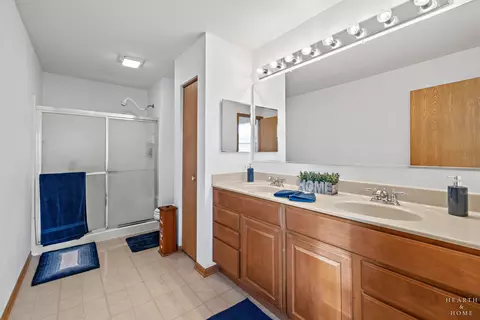 Bath - 6215 Brixton Ct, Plainfield, IL 60586 photo 2 of 4