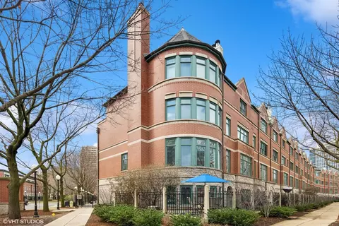 1472 S Prairie Ave, Chicago, IL 60605